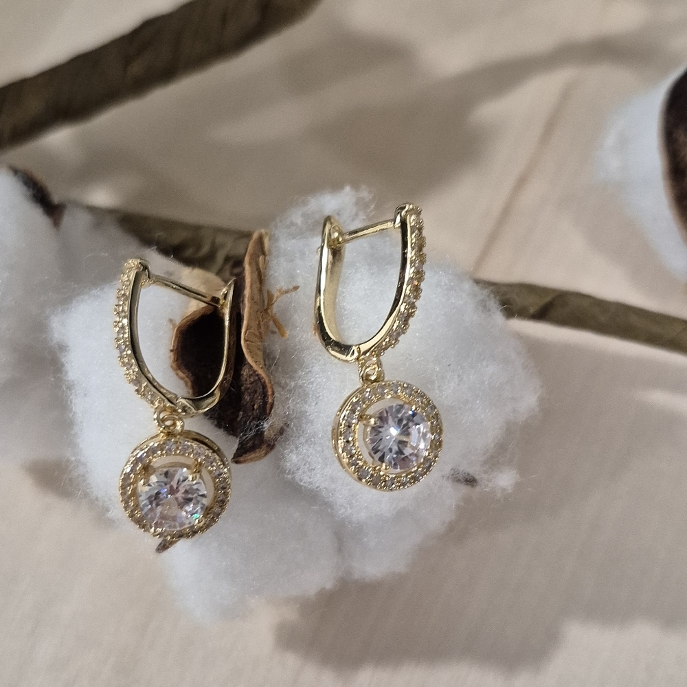 💛💛NEW💛💛 GORGEOUS!! CZ Drop Dangle Earrings in GOLD Plating - Picture 14 of 16